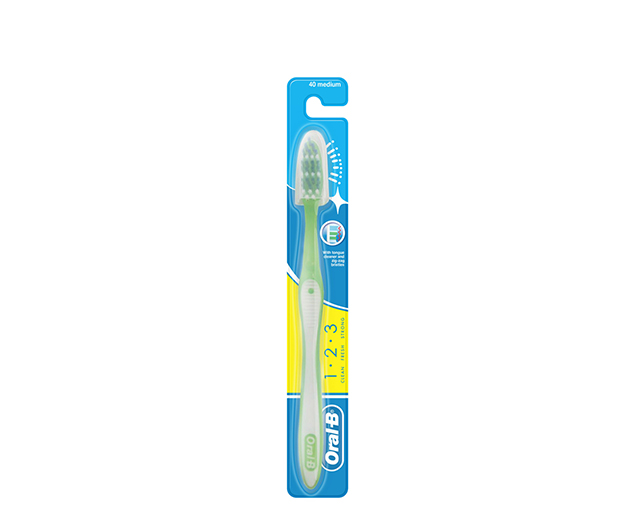 Oral-B კბილის ჯაგრისი პლიუს 